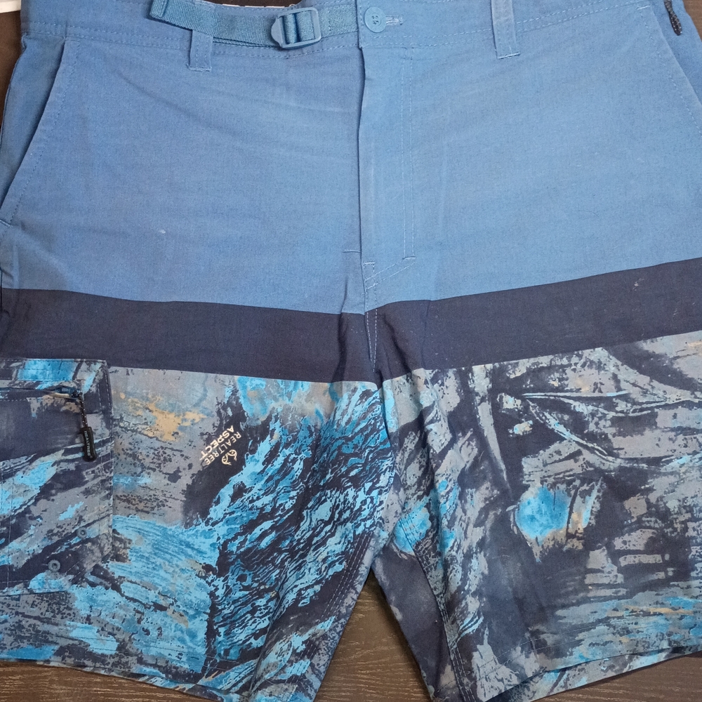 Realtree Blue and Gray Fishing Shorts. Men's 36-38. Unlined NEW